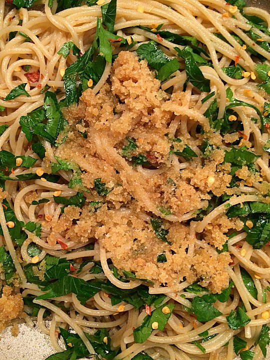 Spaghetti mit Sardellen und Semmelbröseln von McMoe | Chefkoch