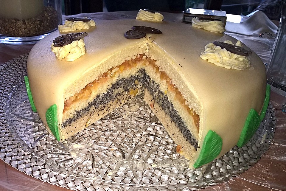 Vegane Mohn-Marzipan-Torte mit leckerer Apfelfüllung von JessiEtait ...