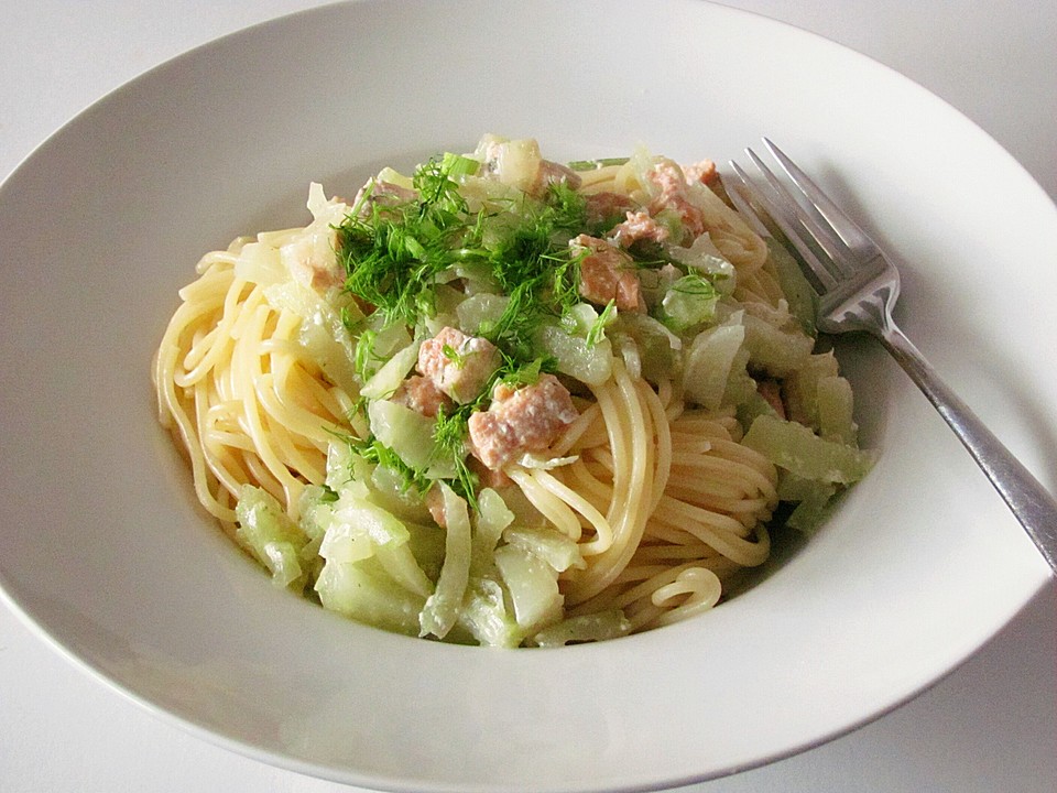 Spaghetti mit Lachs und Fenchel von pralinchen | Chefkoch
