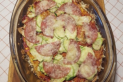 Pizza ohne Mehl mit Thunfisch und Mozzarella (Bild)
