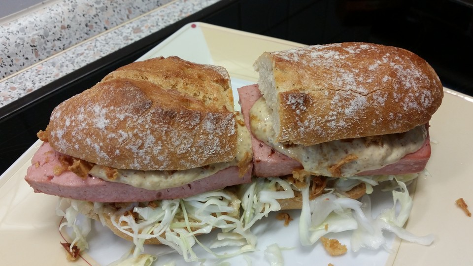 Party-Leberkäse-Burger von leckeressi | Chefkoch.de Party-Leberkäse-Burger von leckeressi | Chefkoch.de