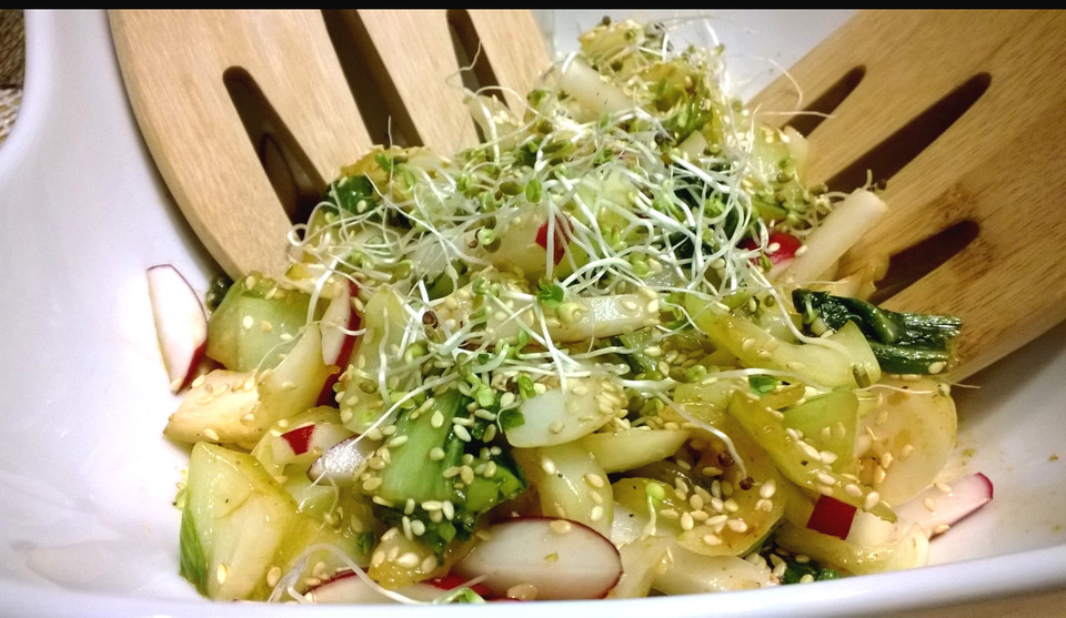 Lauwarmer Pak Choi-Radieschen-Salat von badegast1 | Chefkoch