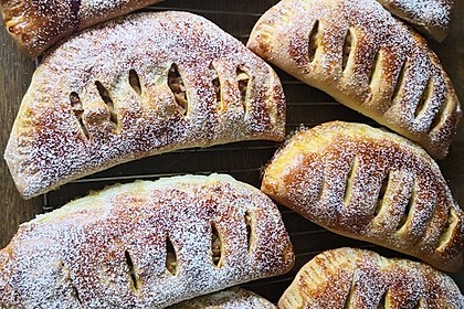 Apfeltaschen aus Hefeteig (Bild)