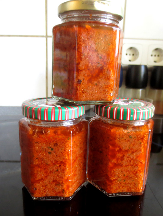 Tomaten-Paprika-Pesto von jennroes | Chefkoch