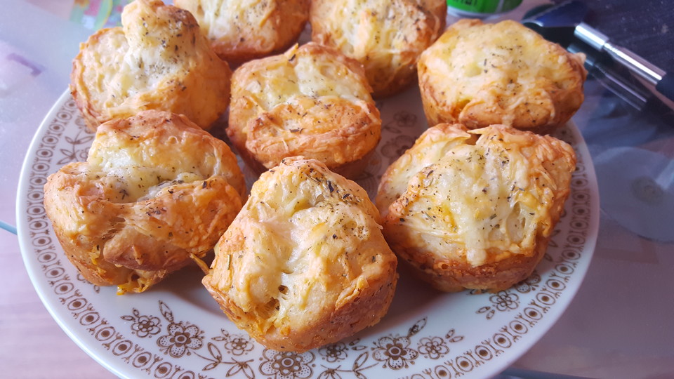 Knoblauch-Käse-Muffins von ZickeConny | Chefkoch