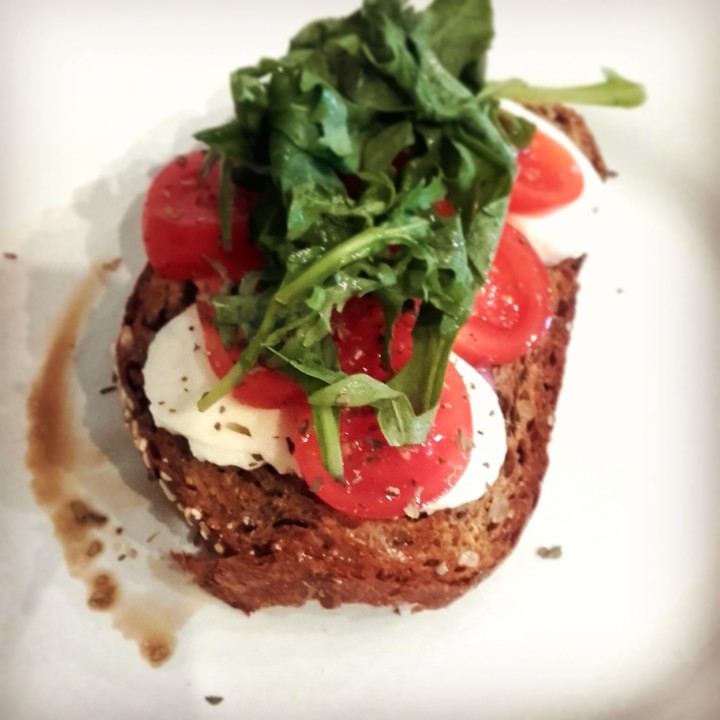 Tomaten-Mozzarella-Brötchen von Andrea_Papst89 | Chefkoch