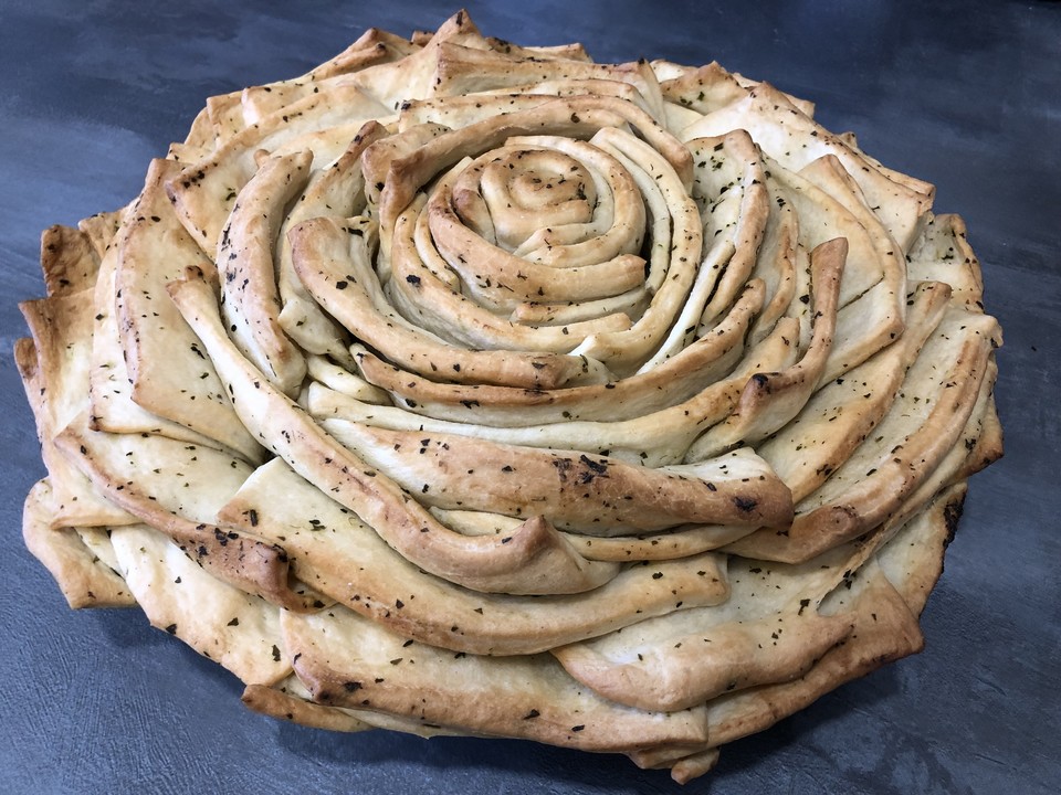 Zupfbrot mit Kräuterbutter zum Grillen - Schnelle Rezepte