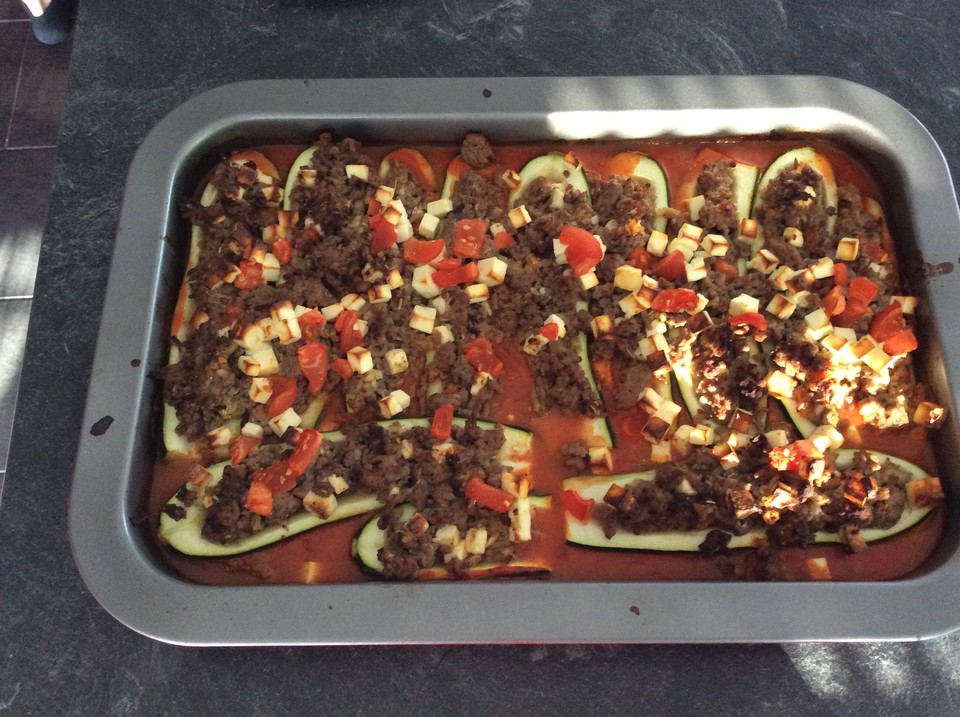 Gefüllte Zucchini auf griechische Art von Gröstl | Chefkoch