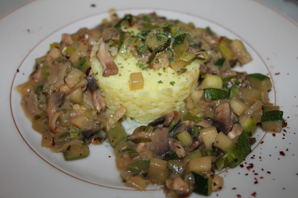 Zucchini-Pilz-Pfanne mit Reis von knusperbrezel | Chefkoch