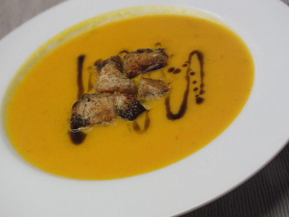 Kürbiscremesuppe mit Süßkartoffel von Wibikus | Chefkoch