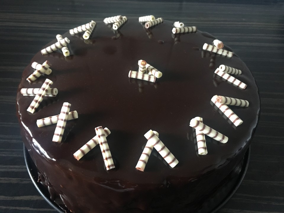 Schokomousse-Torte mit Mirror Glaze von Kizi85 | Chefkoch