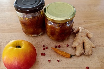 Apfel-Chutney mit rosa Pfefferbeeren (Bild)