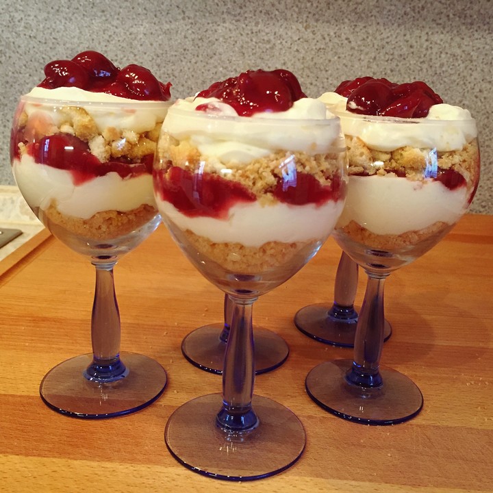 KirschKäsekuchenDessert im Glas von Nudili Chefkoch