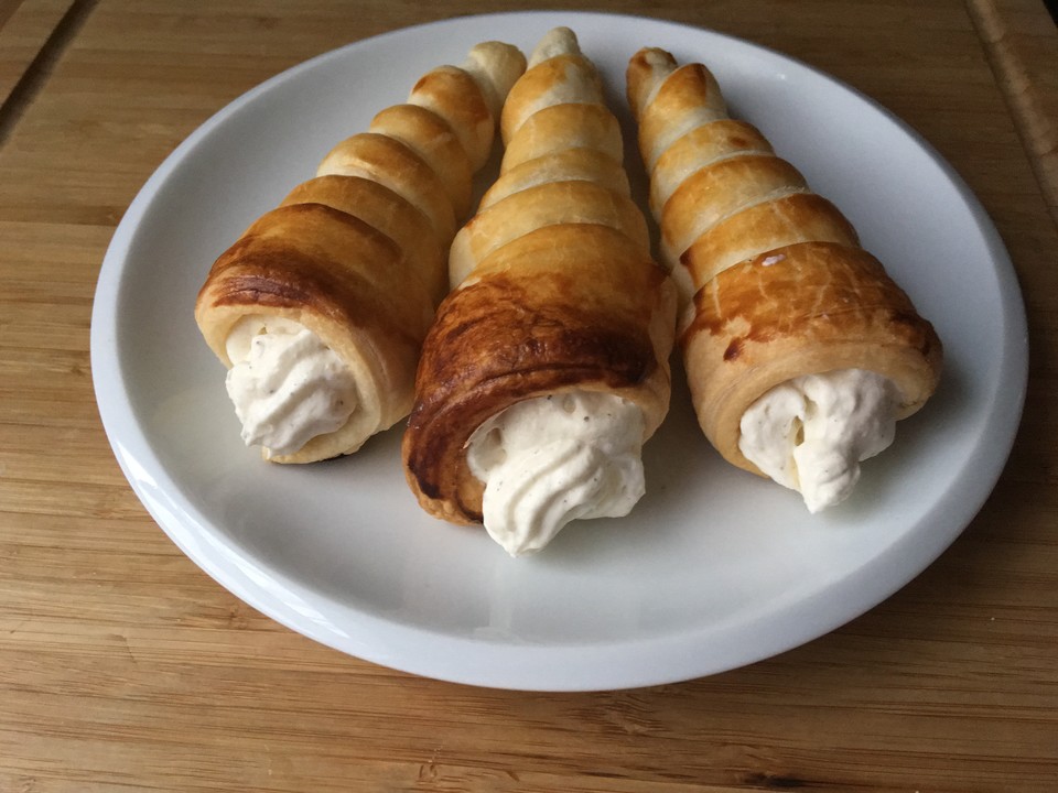 Schaumrollen mit Sahne-Vanillecreme von 19claudia87 | Chefkoch