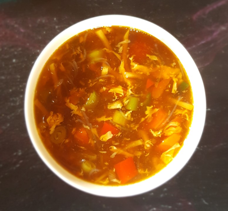 Vegetarische chinesische süß-sauer-scharfe Suppe von Kleinegiulia ...