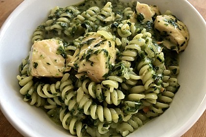 One Pot Pasta mit Spinat und Lachs (Bild)