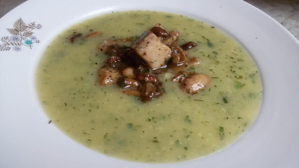 Harzer Käse Cremesuppe mit Pfifferlingen von Archeheike | Chefkoch