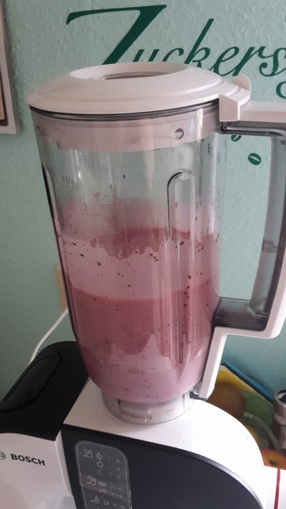 Buttermilch-Beeren-Shake von Anaid55 | Chefkoch