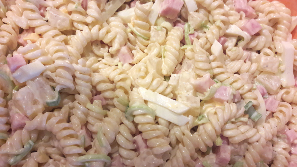 Nudelsalat mit Ananas und Porree von kudmar1 | Chefkoch