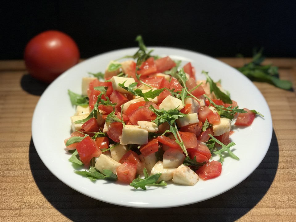 Tomaten-Mozzarella-Rucola-Salat von Lilie09 | Chefkoch