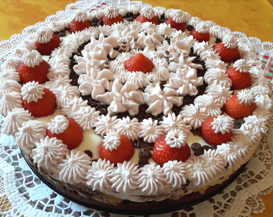Erdbeer-Vanille-Quark-Torte von eisbobby | Chefkoch