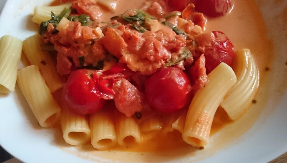 Spinat-Tomaten-Sahne-Sauce von LyricaLucia | Chefkoch