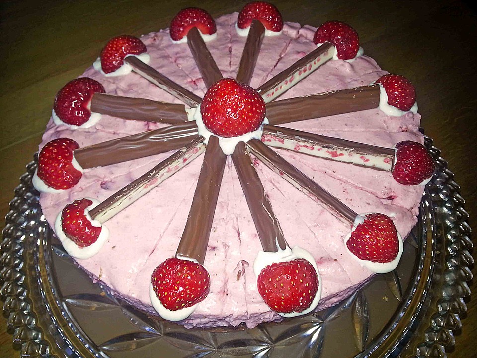 Erdbeer - Quark - Torte mit Joghurette von Stetim | Chefkoch