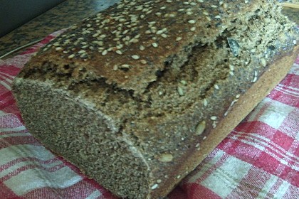 Dinkel-Quinoa-Brot (Bild)