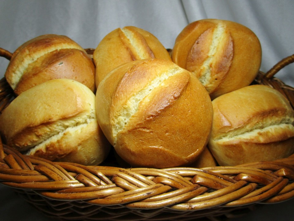 Einfache Brötchen aus Dinkelmehl von ChPhTh | Chefkoch