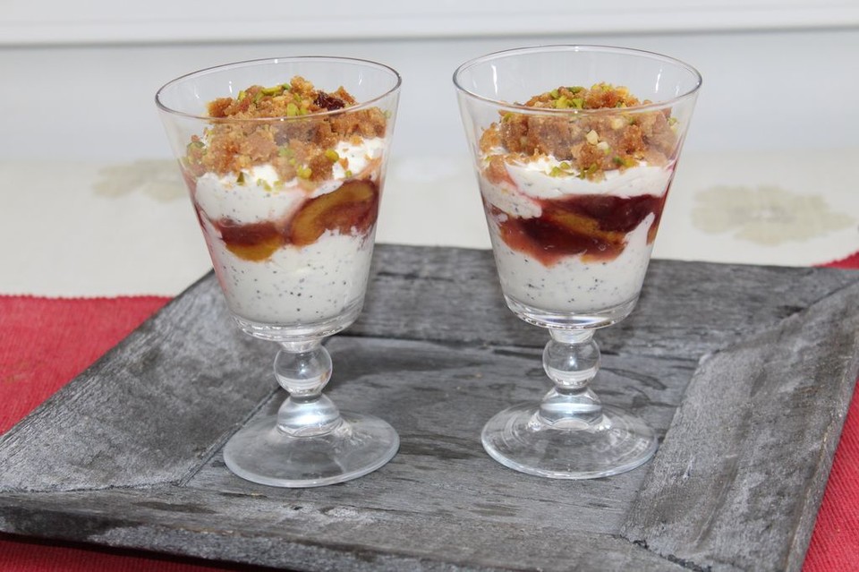 Mohn-Marzipan-Pflaumen Schichtdessert von jasibi | Chefkoch