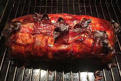 Bacon Bratwurstrolle vom Grill (Bild)