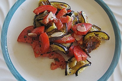 Auberginen - Tomaten - Salat (Bild)