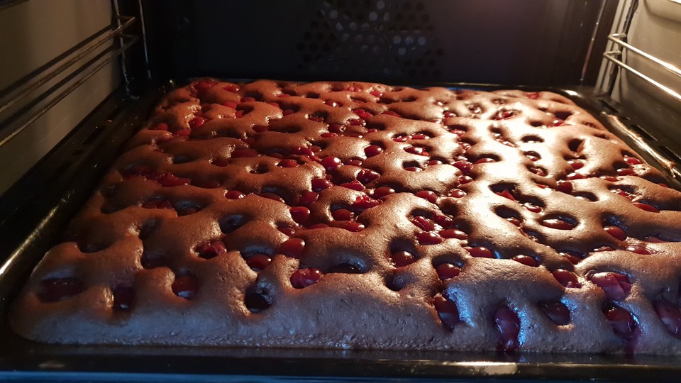 Schneller Schoko-Kirsch-Blechkuchen von FLOK | Chefkoch
