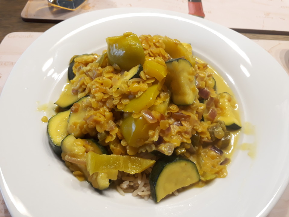 Gelbe LinsenCurry mit Kokosmilch, Paprika und Zucchini von Min26