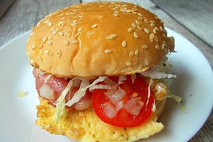 Rührei-Bacon-Burger (Bild)