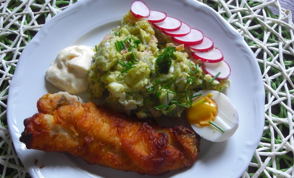 Backfisch mit Kräuter-Kartoffel-Salat von geschmacklich_gut | Chefkoch