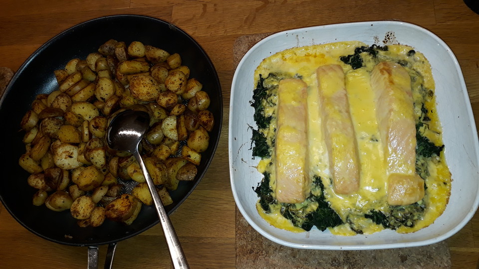 Lachs auf Blattspinat mit Hollandaise von sylt75 | Chefkoch