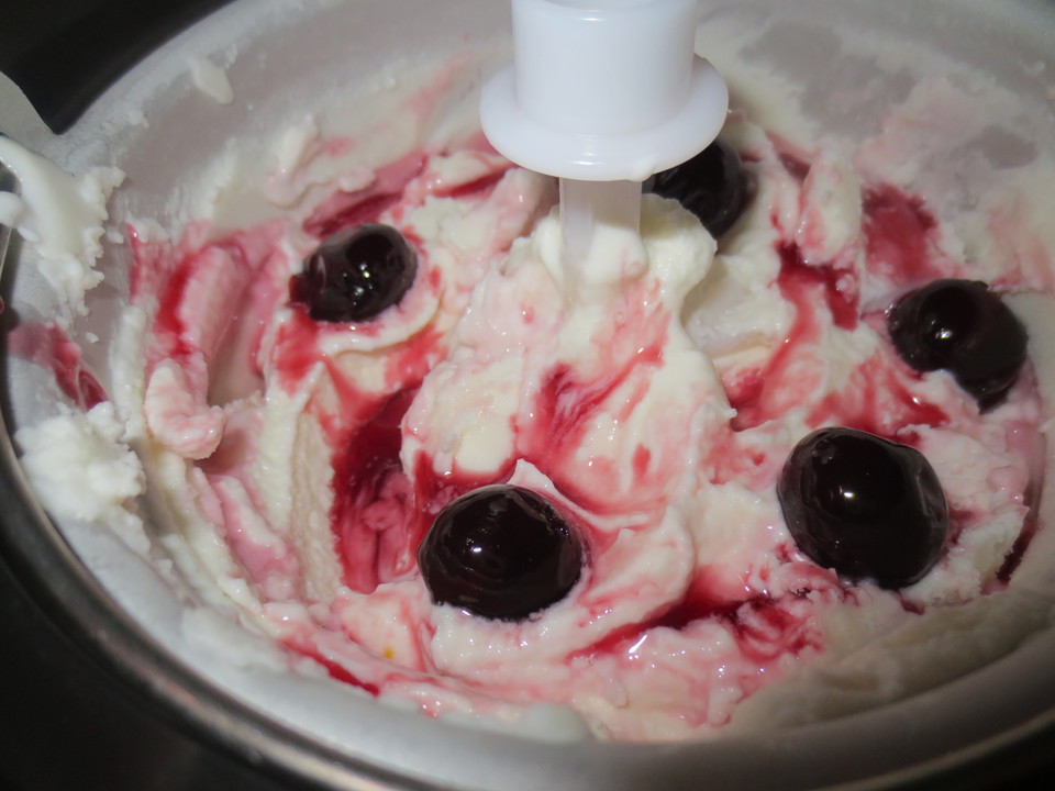 Joghurt-Amarena-Eis von Viniferia | Chefkoch