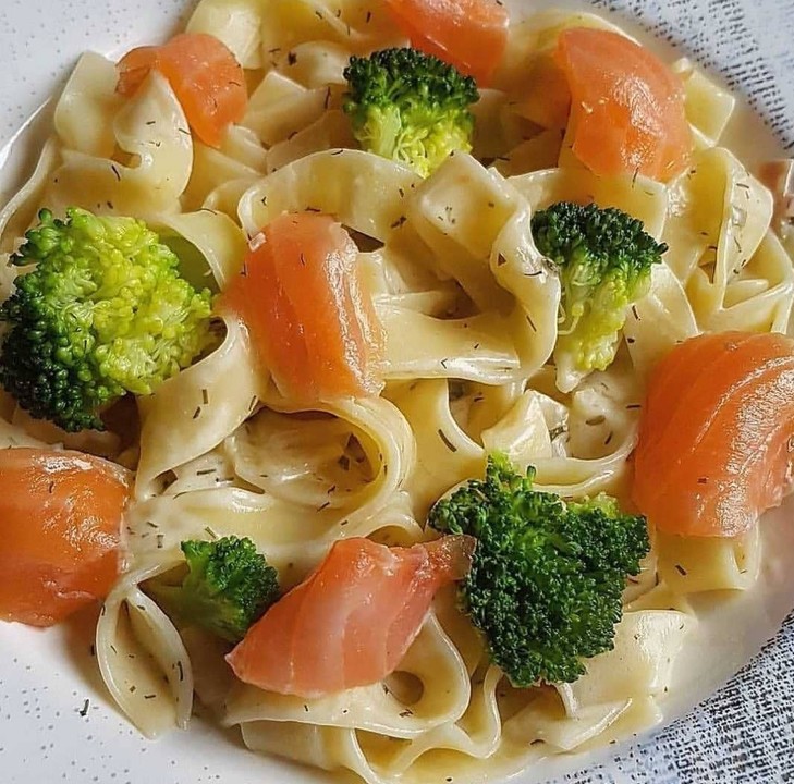 Tagliatelle mit Räucherlachs und Brokkoli von my_tastyworld | Chefkoch