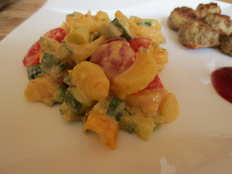 Pikanter Kartoffelsalat mit viel knackigem Gemüse von Viniferia | Chefkoch