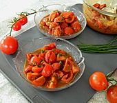Tomatensalat mit Zuckerrübensirupdressing (Bild)
