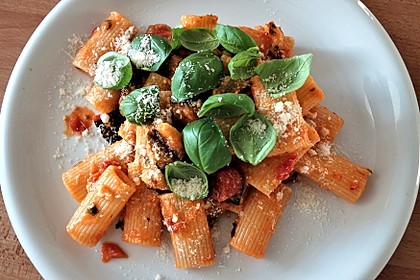 Rigatoni alla Norma (Bild)