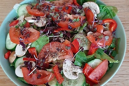 Eichblattsalat mit Champignons (Bild)