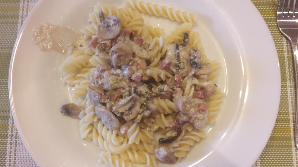 Nudeln mit Schinken - Pilz - Soße von antjeanke | Chefkoch