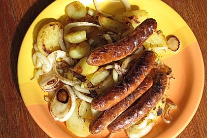 Bratkartoffeln mit Fenchel und Nürnberger Würstchen (Bild)