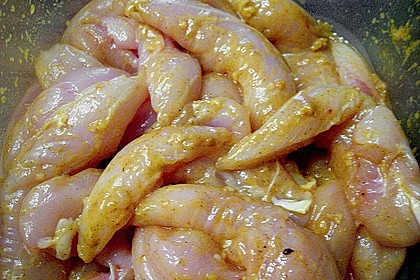 Geflügel in scharfer Currymarinade (Bild)