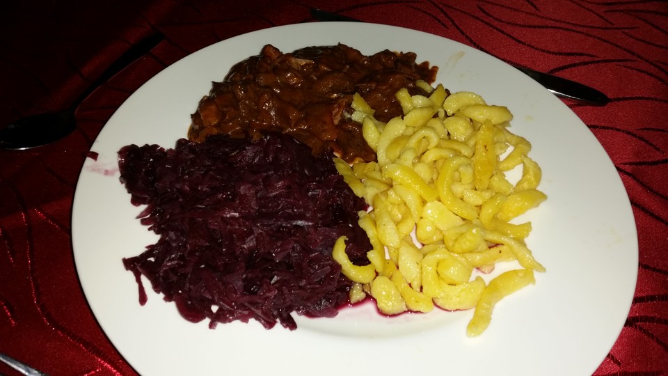 Delikates Wildgulasch mit Spätzle von pbuggi | Chefkoch