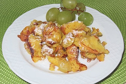 Kaiserschmarrn mit Weintrauben (Bild)