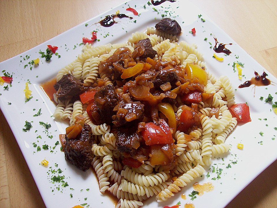 Gulasch nach Oma Magda von voege | Chefkoch Gulasch nach Oma Magda von voege | Chefkoch