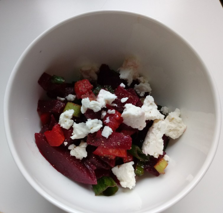 Rote Bete - Salat mit Schafskäse von rikeredcat | Chefkoch